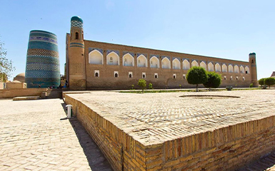 Square of Madrasah of Muhammad Rahim Khan II image